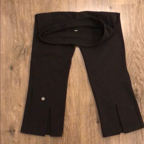 Lululemon Gather and Crow Crops SZ 4 - Picture 8 of 8
